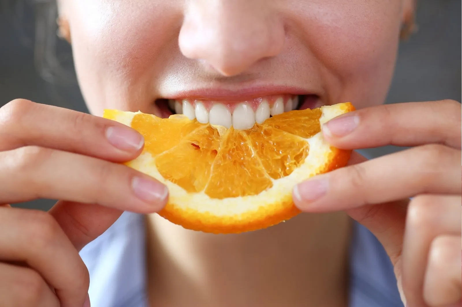 Bảo vệ men răng khỏi những thực phẩm mang tính acid