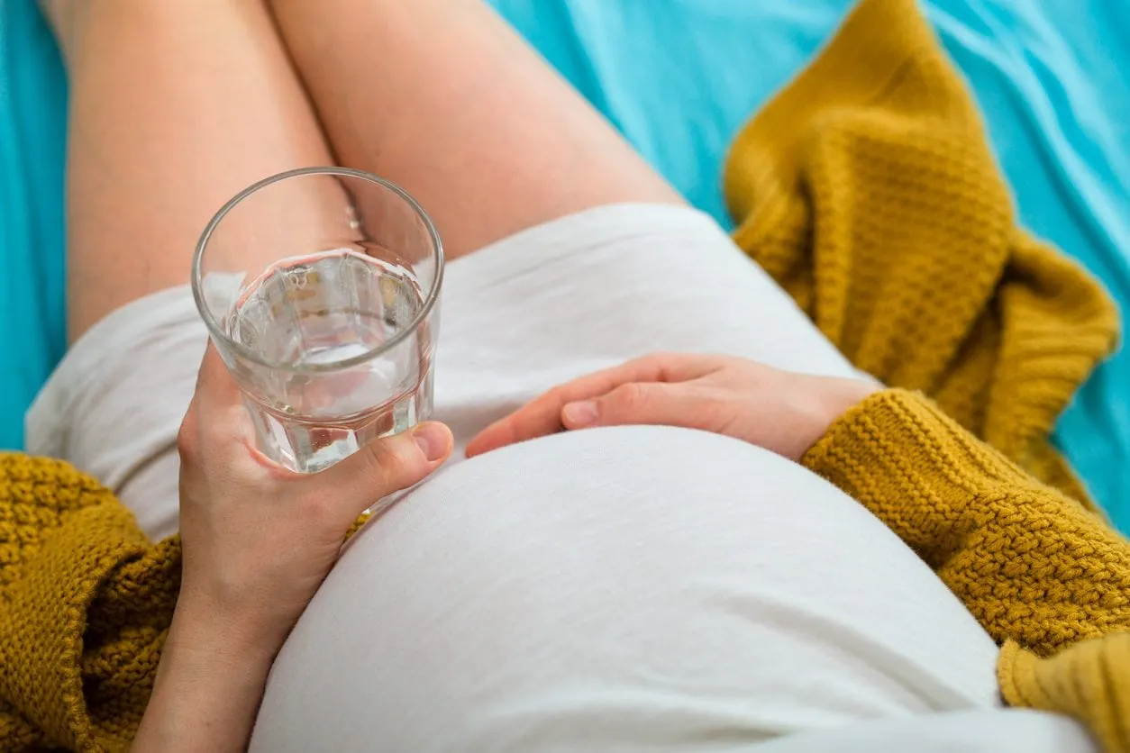 Luôn bổ sung đủ nước để thai nhi khỏe mạnh
