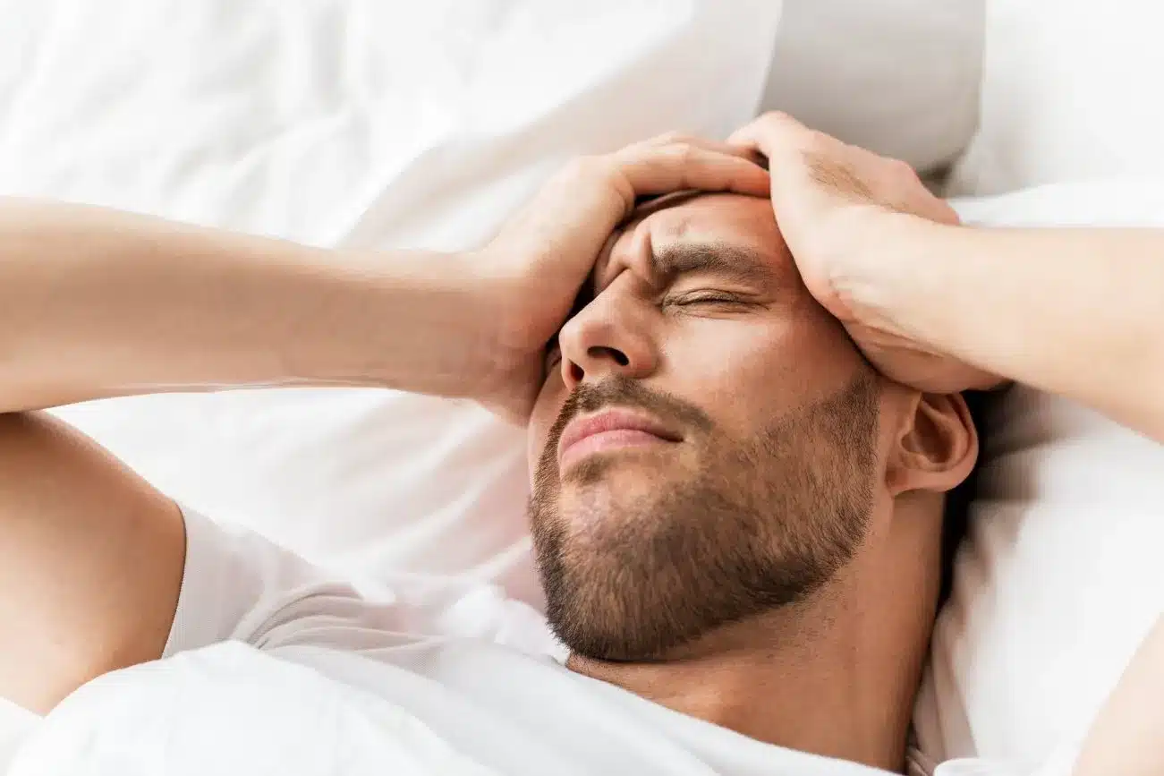 Nghiến răng khi ngủ gây nên các cơn đau đầu