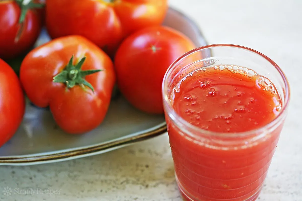 Nước ép cà chua cải thiện tình trạng nhiệt miệng ở trẻ
